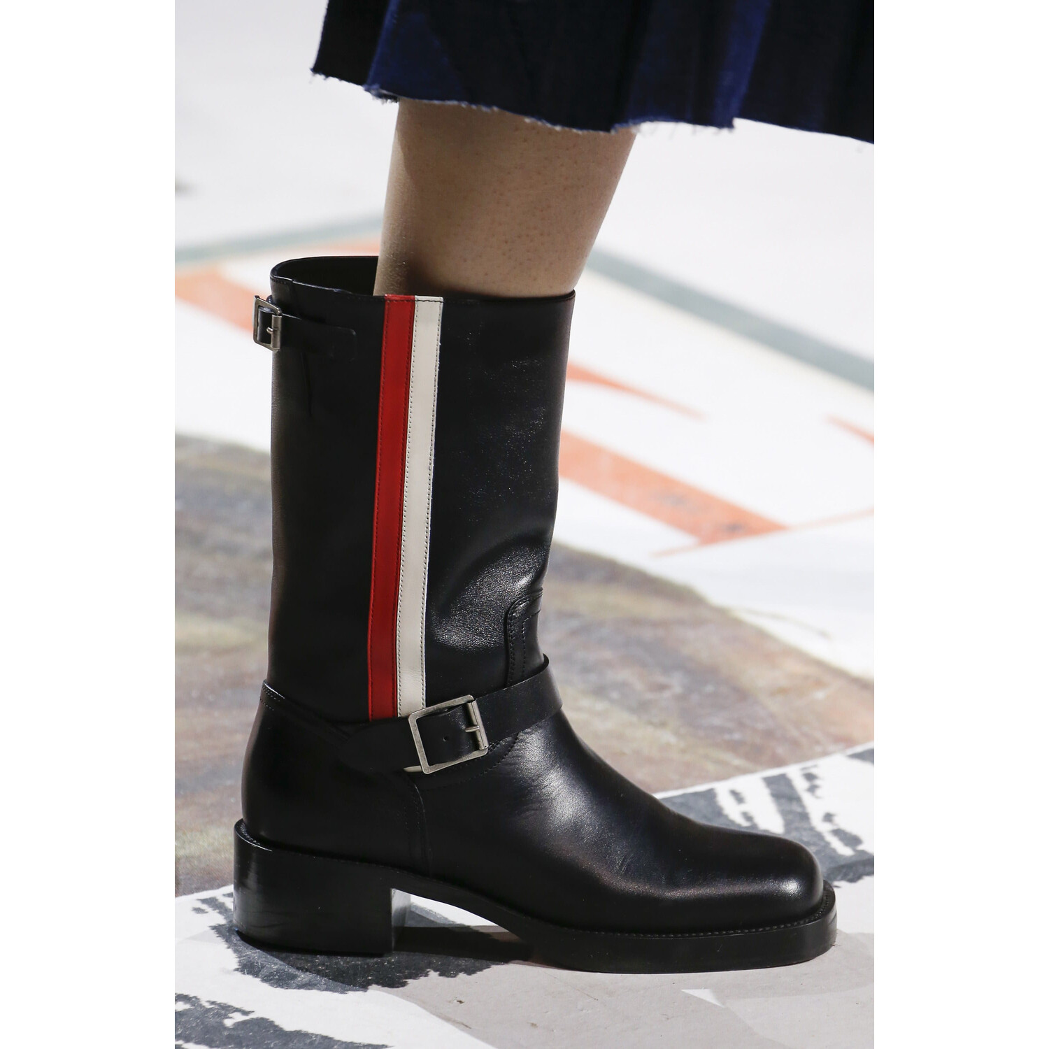 Фото Details Christian Dior , Details Dior Fall 2018 Ready-to-Wear , Детали показа Кристиан Диор , Детали показа Диор осень зима 2018 , Fashion show , неделя моды в Париже , PFW , Мария Грация Кьюри , Mainstyles